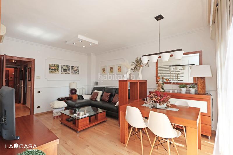 Foto 6dac74ab-3c88-4008-b4b8-72a756a7c4c6. Flat with heating parking in La Plana Esplugues de Llobregat