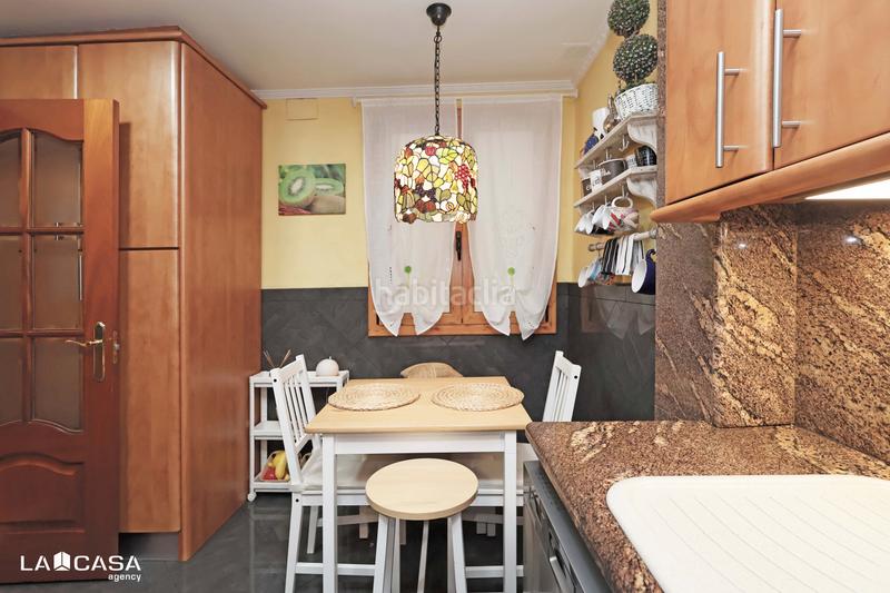 Foto b331bde9-e37e-411f-9ac2-2ff00aebad20. Flat with heating parking in La Plana Esplugues de Llobregat