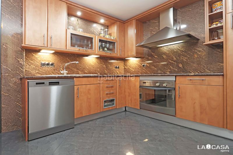 Foto befeb058-2bf6-4dd4-83b2-13ae923ee24a. Flat with heating parking in La Plana Esplugues de Llobregat