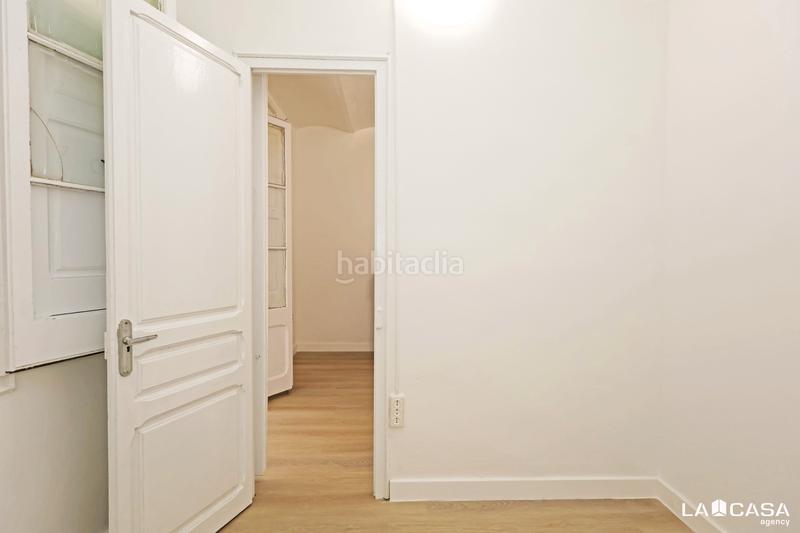 Foto ca5bff0b-ec73-4592-82e5-7b267a4aa3a4. Rez-de-chaussée dans Can Vidalet Esplugues de Llobregat