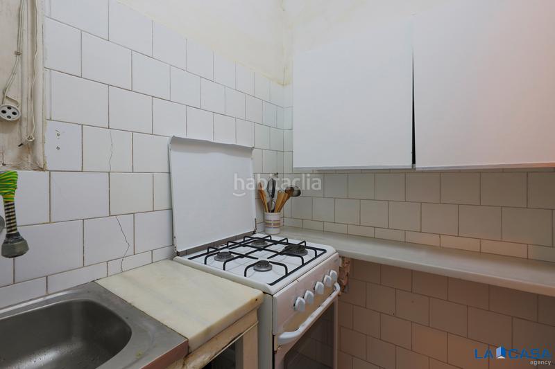 Foto bc49b013-f50c-4e1a-802a-660299018f43. Pis a Sants Barcelona