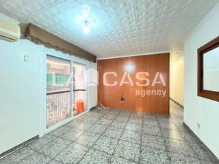 Etagenwohnung in Llefià