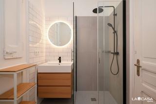 Casa  Carrer josep anselm clavé. Casa con encanto a reformar