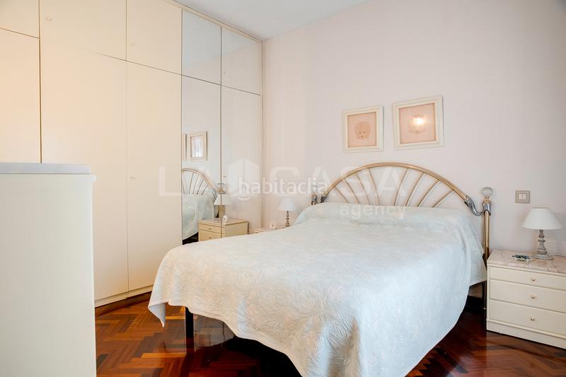 Foto a1b4518b-39a2-4369-8dbd-3a26729bfb02. Attico con riscaldamento in El Clot Barcelona