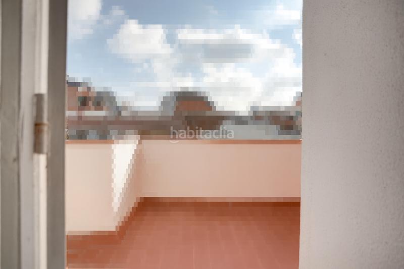 Foto 60da54bb-b05f-424a-80b4-556e823070bf. Attique avec chauffage dans El Clot Barcelona