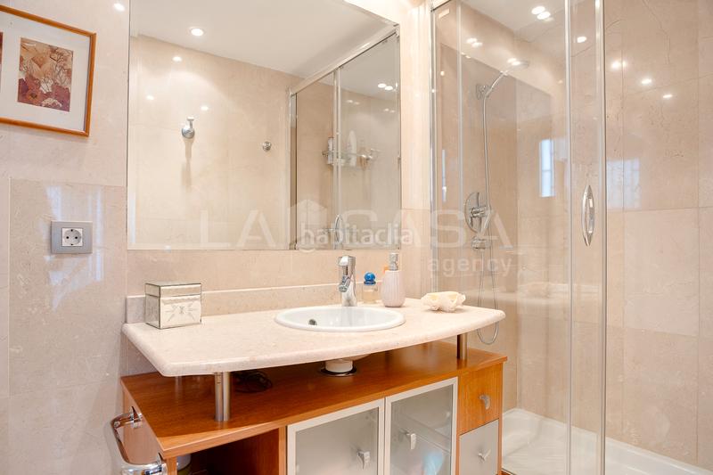 Foto 6c0f5178-1d12-4ef8-82c9-e7662a278000. Attique avec chauffage dans El Clot Barcelona