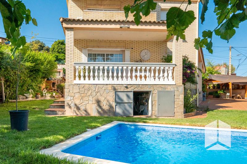 Foto 80ec32c9-0710-44ba-bec0-559185e109c5. House with parking pool in Sant Vicenç dels Horts