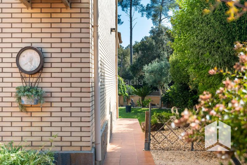 Foto a0e4e575-29e8-47e1-9afb-8a839e4addf2. House with parking pool in Sant Vicenç dels Horts