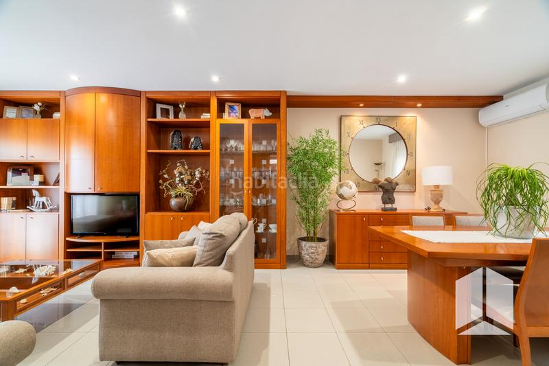 Foto fa9932b7-03cd-4352-80fb-c2e8121d7a0e. House with parking pool in Sant Vicenç dels Horts