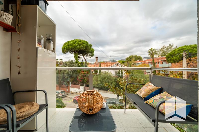 Foto 504e6236-5bd6-42c8-84db-d0ac2e558775. Flat with parking in La Pineda Castelldefels