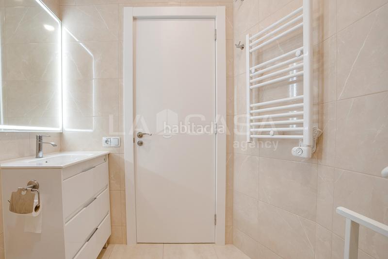 Foto 0e7bc350-e8b5-4781-9b5d-23dde5e6145a. Ground floor with parking in La Salut Badalona