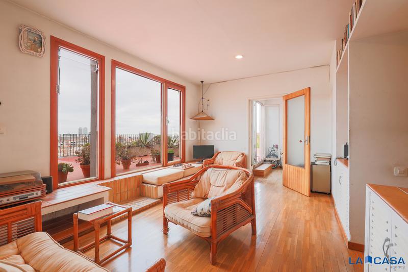 Foto 0afec65d-3bab-49a0-a824-a1a1776f3270. Attico in Raval Barcelona