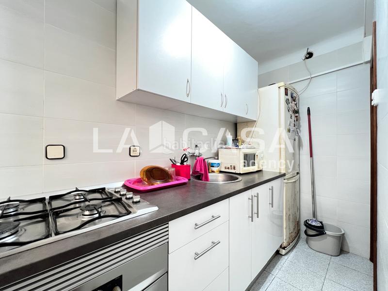 Foto fdb3d3a8-0fe2-492c-a9d8-c8f67fde129a. Etagenwohnung mit heizung in La Salut Badalona