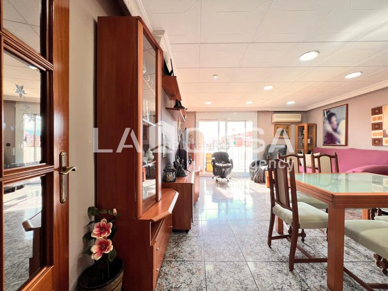 Foto c1a5355d-acdc-47ec-9a81-a905928bf3e1. Appartamento con riscaldamento in Llefià Badalona