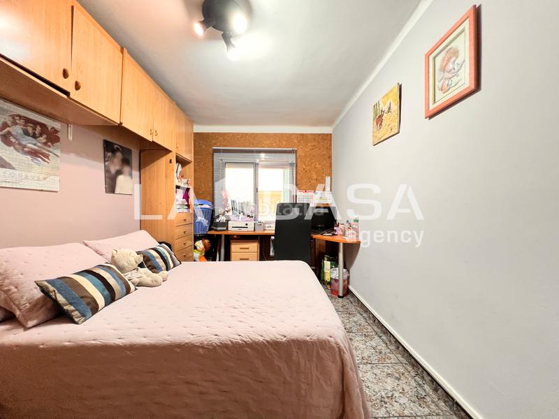 Foto e8bf7e7c-6aed-448a-9b1c-13185f010e1c. Appartamento con riscaldamento in Llefià Badalona