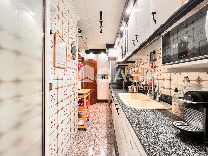 Foto 9289be3e-156d-40fa-8bf1-2daf769c09ad. Etagenwohnung mit heizung in Llefià Badalona