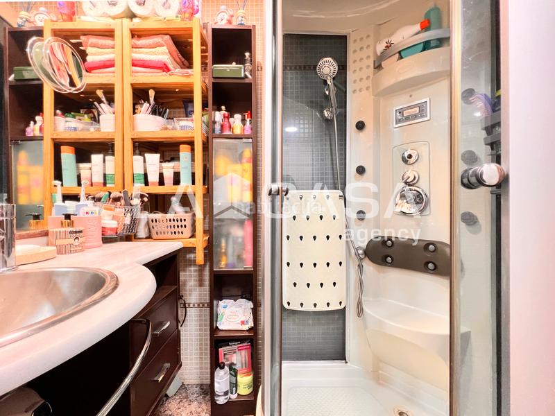 Foto e0e60b47-6e13-4f83-86c4-87fe00c7f224. Etagenwohnung mit heizung in Llefià Badalona