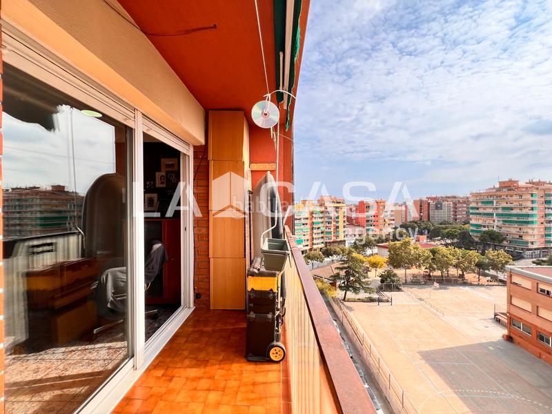 Foto e6c5d528-6dfd-4389-8f04-0e0eceb927ee. Etagenwohnung mit heizung in Llefià Badalona