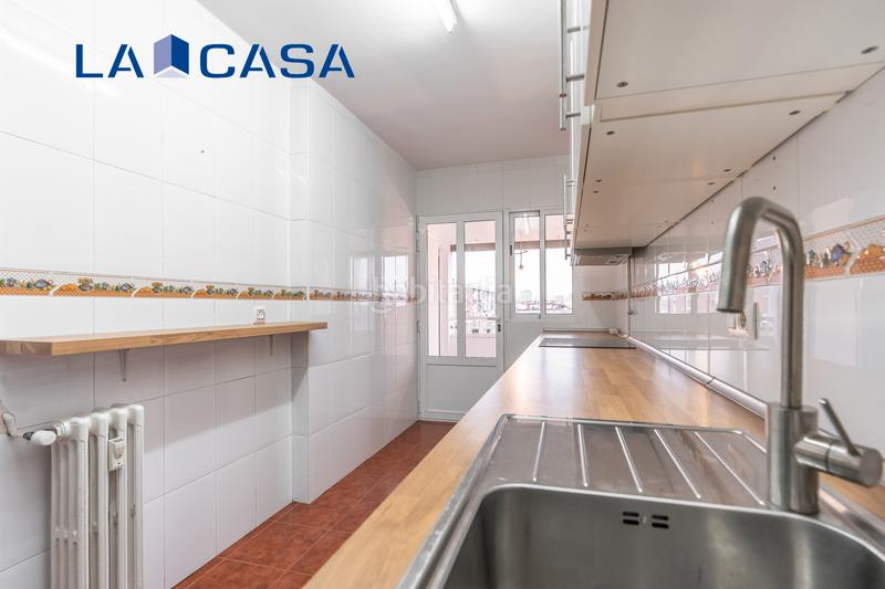 Foto f7048120-5a57-4a49-8dfd-06661edb3bda. Flat with heating in Chopera Madrid