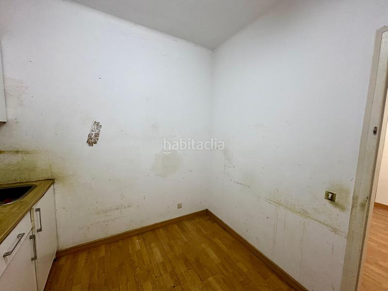 Foto a3534920-a8b2-4b84-b5f7-d1433e0d0f85. Etagenwohnung in Sants Barcelona