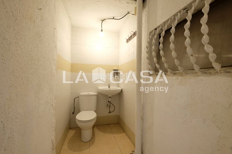 Foto 609f25e6-f52c-405c-97b4-11a696e93193. Local comercial a Vilapicina - Torre Llobeta Barcelona