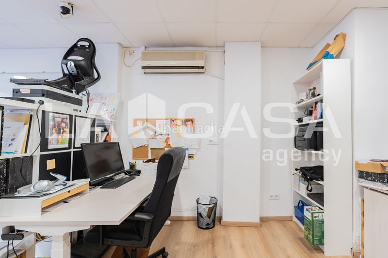 Foto 58cae893-4b31-4db3-bc3a-c42d5c1355f4. Local comercial a L´Illa Perduda Valencia