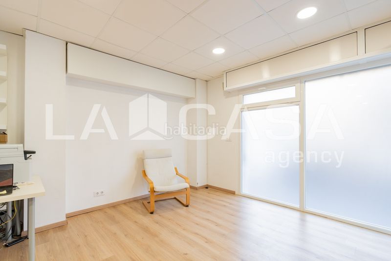 Foto 7c2e0a6d-5314-4bfe-804f-2c5f44be5c2a. Local comercial a L´Illa Perduda Valencia
