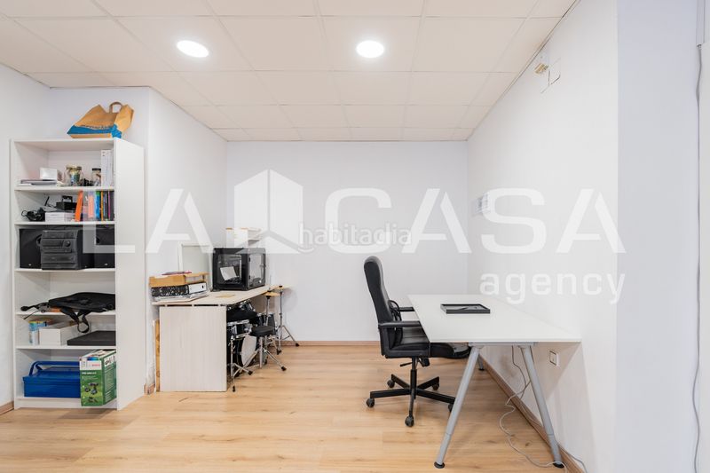 Foto b8d4a3ce-b6bd-4650-bd8e-0a8db7dadc7c. Local comercial a L´Illa Perduda Valencia