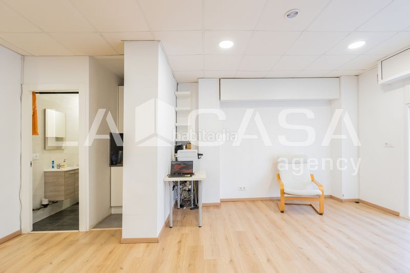 Foto dd5a9480-4075-425f-9e27-3017c2324202. Local comercial a L´Illa Perduda Valencia