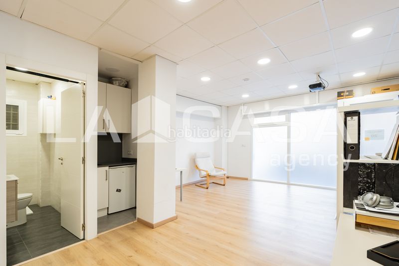 Foto eef5cee7-eb1c-45ba-a570-ec95e6dcdcb4. Local comercial a L´Illa Perduda Valencia
