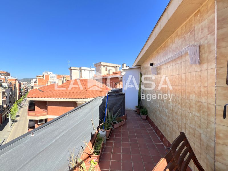 Foto 566f2496-2a47-4c41-96df-9c633c271313. Àtic a Prosperitat Barcelona