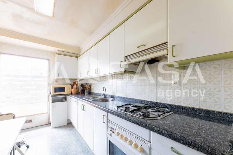 Foto 2d1b1f8c-58a9-44e3-bf03-9508e586492a. Pis amb aparcament a La Carrasca Valencia