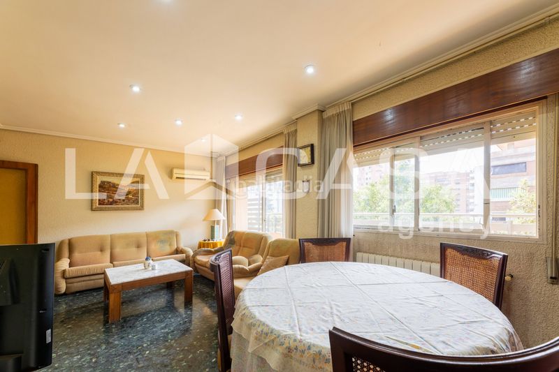 Foto e480e639-a9cc-4bb3-a6d8-78148f0a7f2d. Pis amb aparcament a La Carrasca Valencia