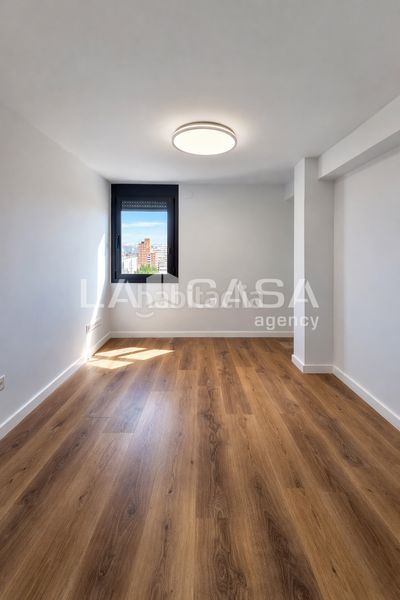 Foto 4c09cc7a-eeda-4074-bf21-c27536ca9c84. Àtic amb calefacció a Besòs - Maresme Barcelona