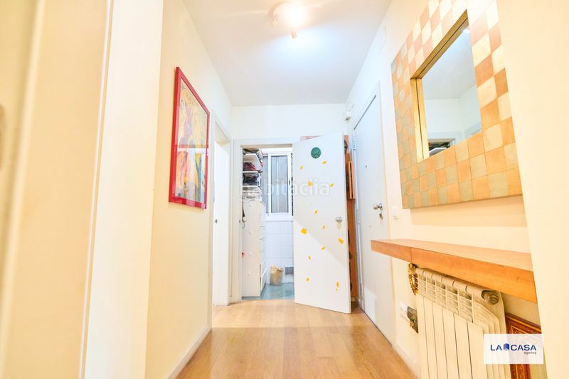 Foto 2b42ad90-924a-4aea-9522-189154ef8fdd. Pis a Raval Barcelona