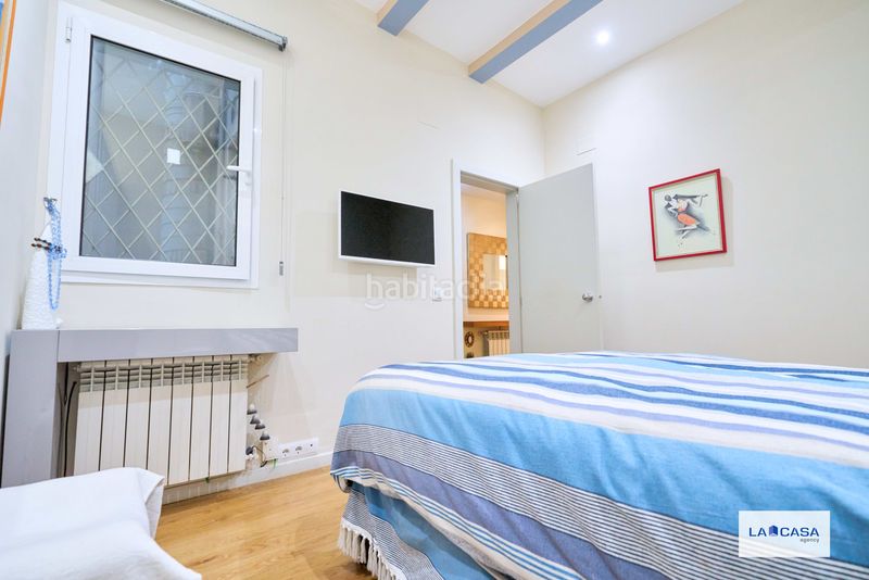 Foto 63b9a291-c8cd-4249-9ee1-96bb03c84c8e. Pis a Raval Barcelona