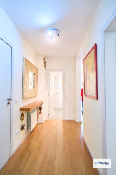 Foto 8e21b959-bfb2-48ba-a529-de5876a364d5. Pis a Raval Barcelona