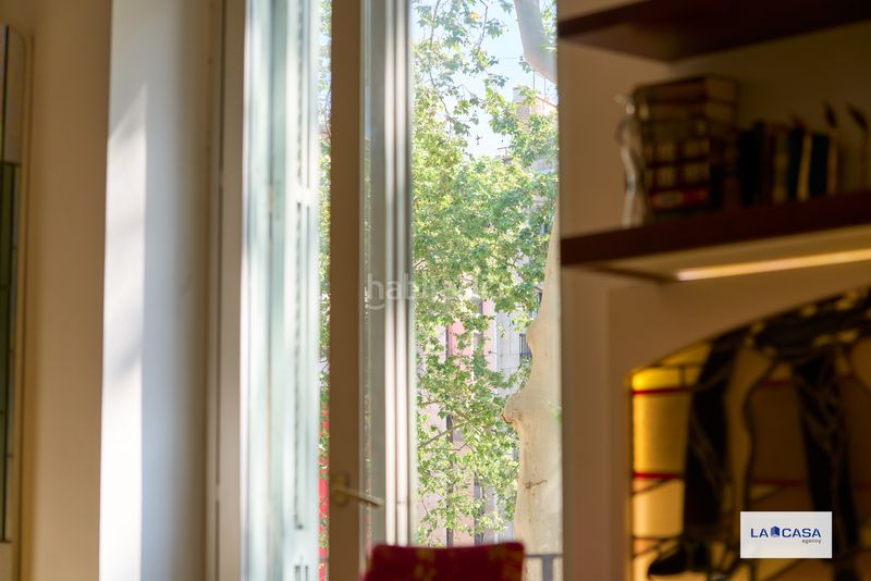 Foto ba714452-ea28-4181-aa2e-9a304d8cdc10. Pis a Raval Barcelona