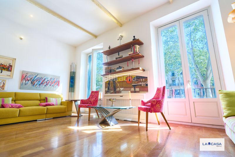 Foto c00cab39-5b25-41bc-b387-2af98a14a0e0. Pis a Raval Barcelona