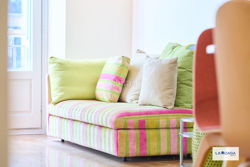 Foto d3d488da-0285-4363-b315-afa10e684390. Pis a Raval Barcelona