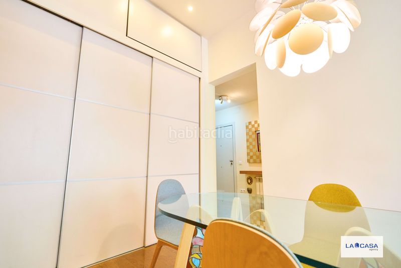 Foto d5e50d4f-6f21-4875-b218-ede81cf97887. Pis a Raval Barcelona