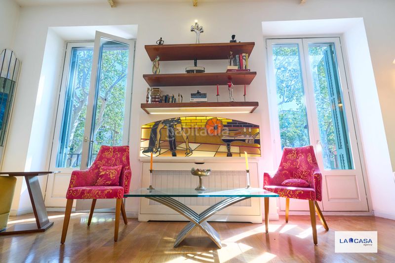 Foto fdcef967-7706-45aa-a054-666e12d6e05e. Pis a Raval Barcelona