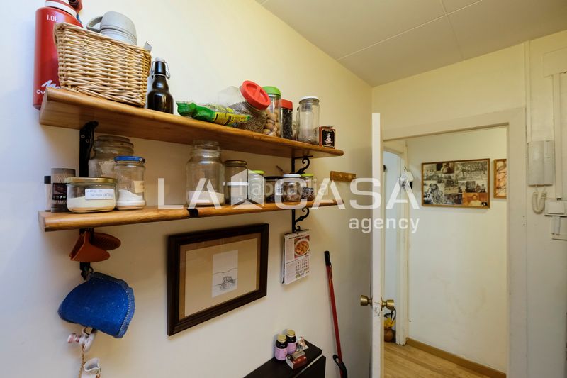 Foto 29042975-7b05-4b5a-8825-e16da2b7c5c2. Pis a Turó de la Peira Barcelona