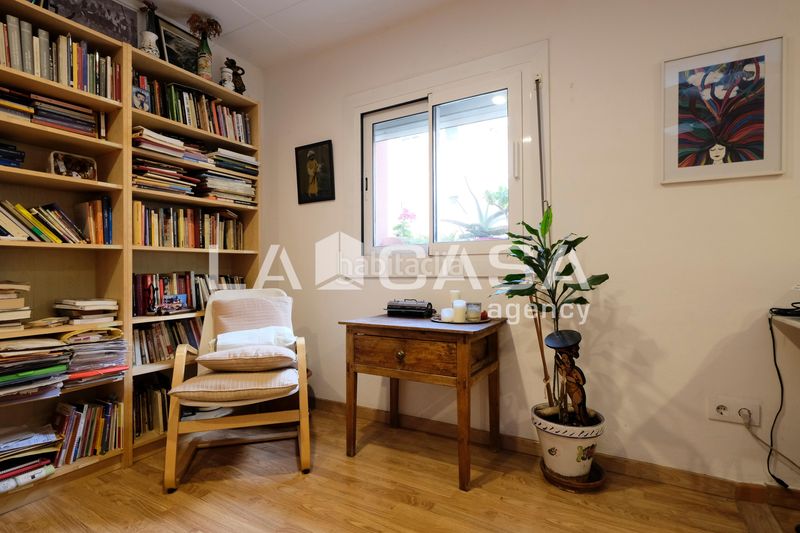 Foto f417bca4-9cd9-472d-9b63-22fbd239b113. Pis a Turó de la Peira Barcelona