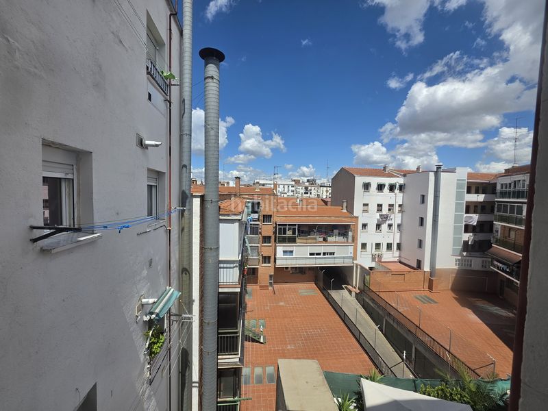 Foto 52ab8f15-54e7-41ad-8ab8-87f4fdd44379. Piso en Vista Alegre Madrid