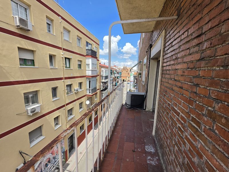 Foto f3fc0f7a-ad61-40ea-9ab0-89e46b2a854c. Piso en Vista Alegre Madrid