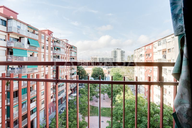 Foto a81fdc75-2503-4ff1-9f82-00815be58e0d. Pis a La Verneda - La Pau Barcelona