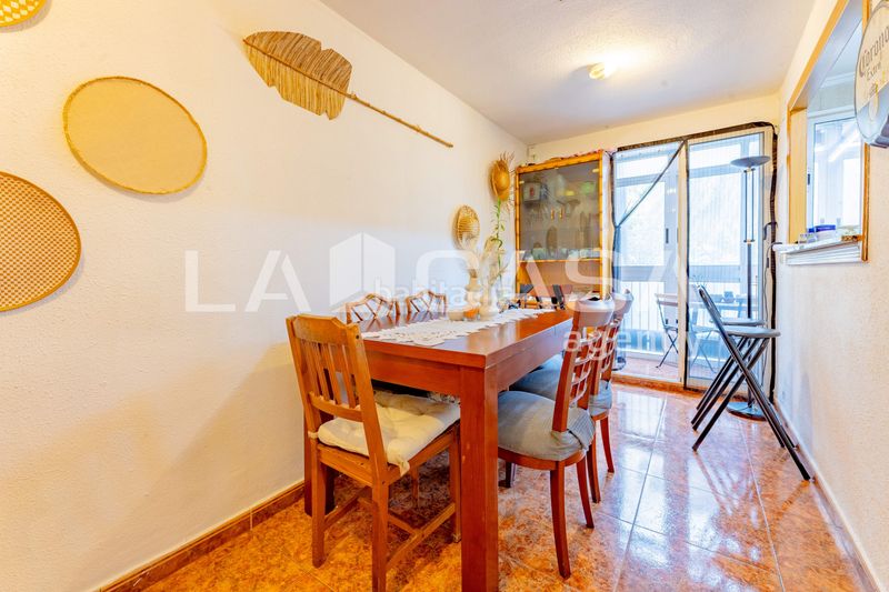 Foto a686010c-85d4-44d4-a328-f314eaa6e765. Piso en Trinitat Valencia