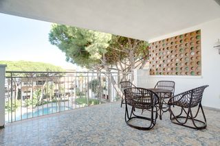 Flat  Passeig de la tramuntana. Amplitud y vida junto al mar! piso de 4 habitaciones con piscina