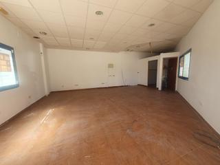 Local Comercial en Calle Calle  de Julio verne